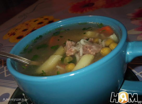 Картофельный суп с зеленым горошком