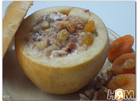 Рецепт Печёное яблоко (творог, сухофрукты, орехи и мёд)