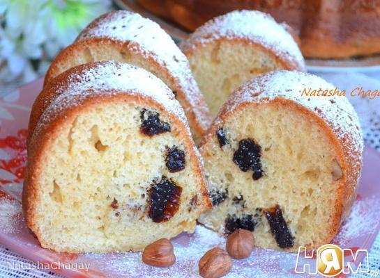 Рецепт Медовый пирог с черносливом и орехами