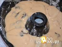 Приготовление медового пирога с черносливом и орехами: шаг 4