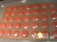 Приготовление шоколадных макаронс: шаг 14