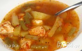 Томатный куриный суп со стручковой фасолью