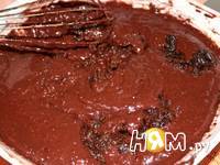 Приготовление торта с черносливом и шоколадом: шаг 6