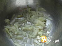 Приготовление салата из куриных потрошков: шаг 5