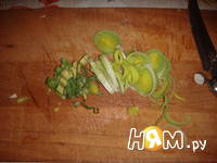 Приготовление салата из кольраби с курицей: шаг 4