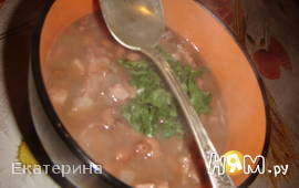 Фейохаджа (фасолевый суп с копченостями)