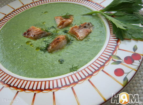 Зеленый суп-пюре с семгой