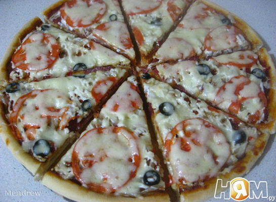 Пицца с салями и болгарским перцем