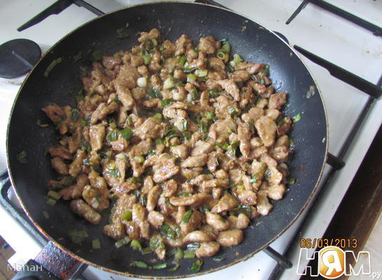 Рецепт Мясо говядины в соевом соусе и зеленым луком