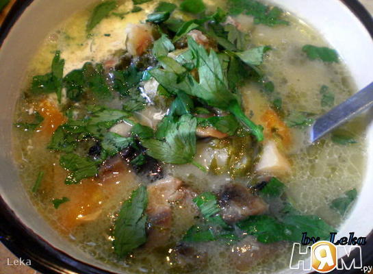 Грибной суп с щавлем и шпинатом