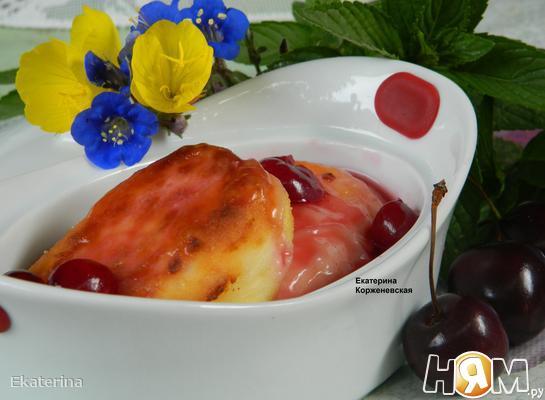 Рецепт Сырники с вишневым соусом